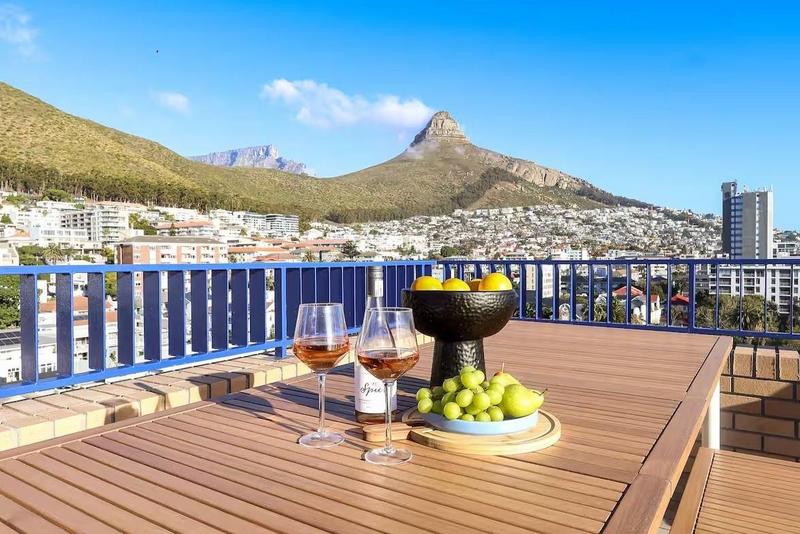 2 Bedroom Property for Sale in Sea Point Western Cape